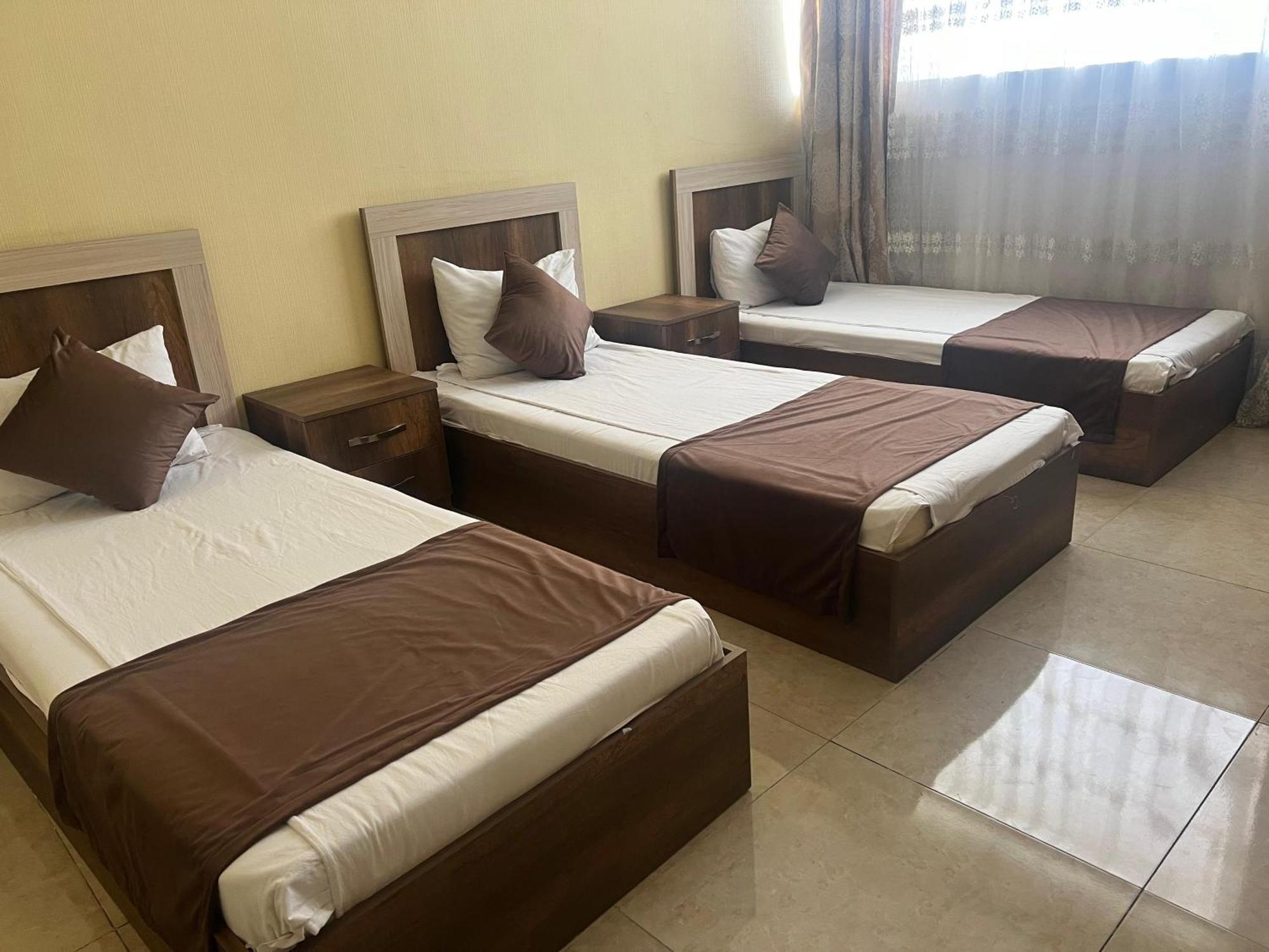 Rahat Hotel Gjandža Exteriér fotografie