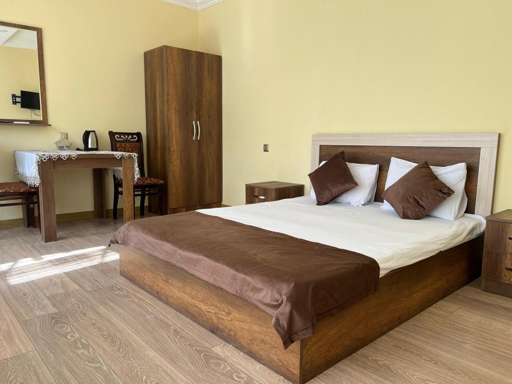 Rahat Hotel Gjandža Exteriér fotografie