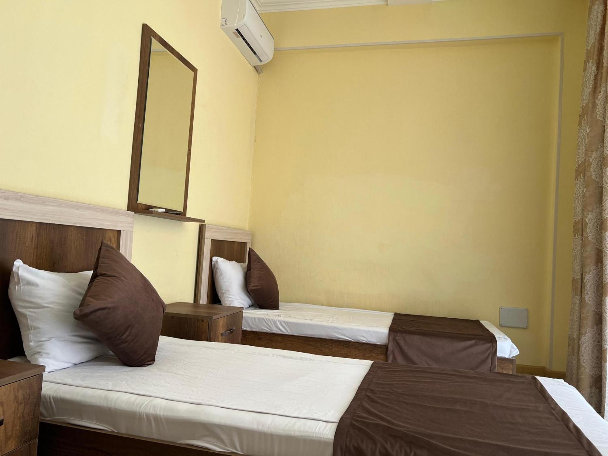 Rahat Hotel Gjandža Exteriér fotografie