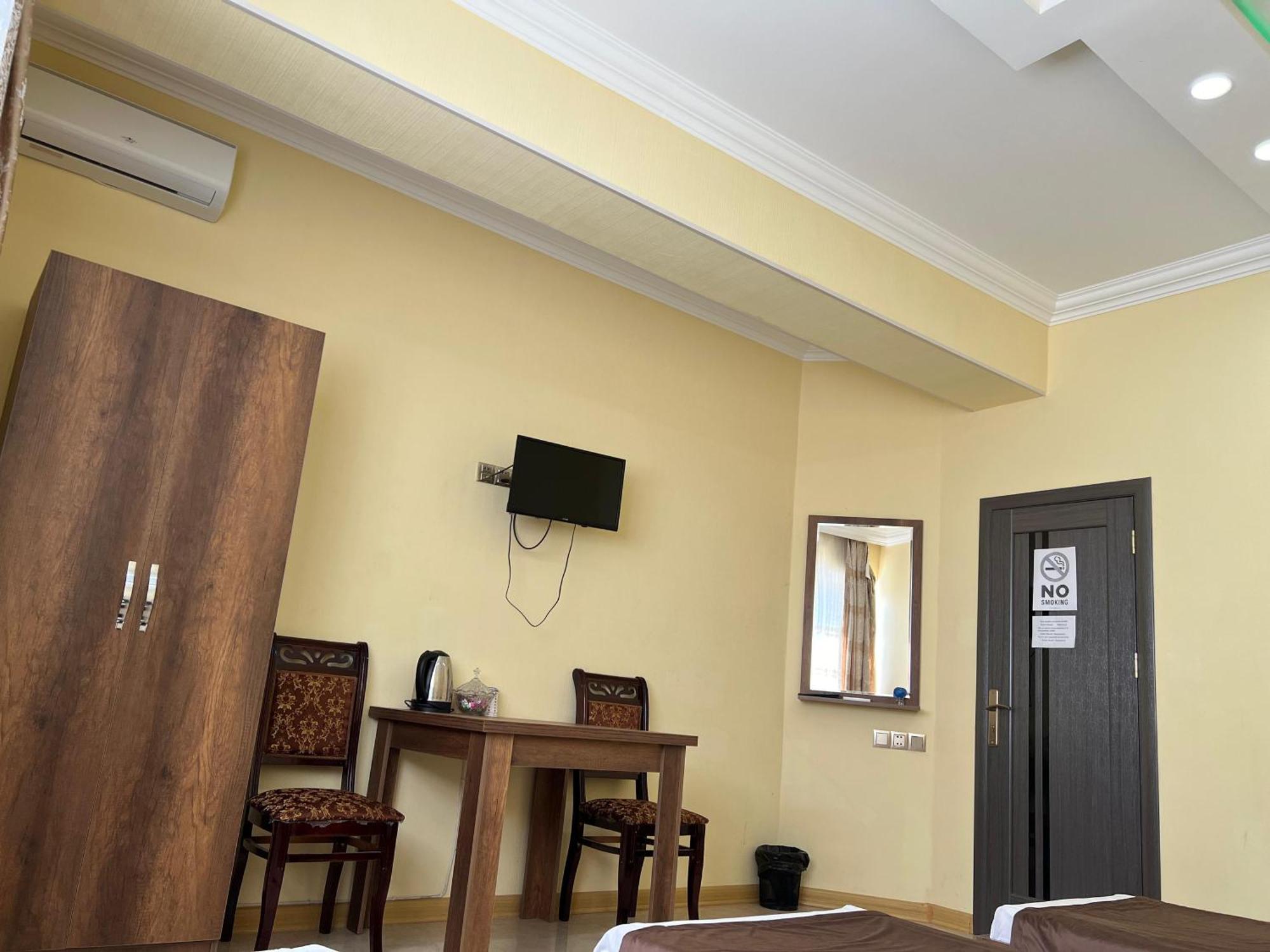 Rahat Hotel Gjandža Exteriér fotografie